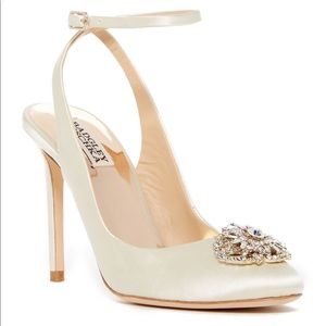 Badgley mischka wedding Darwyn ankle strap pumps